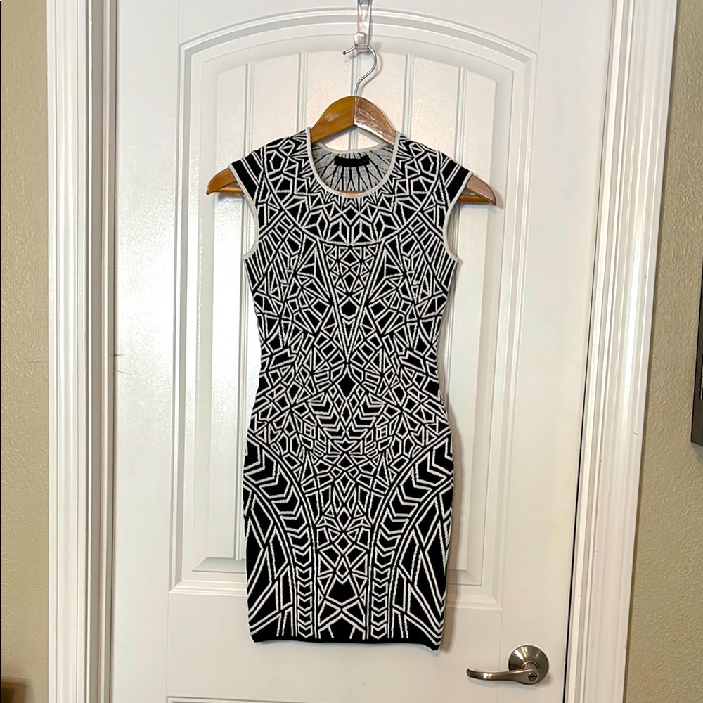 👑RVN Black & White Geometric Jacquard Bodycon Mini Dress👑